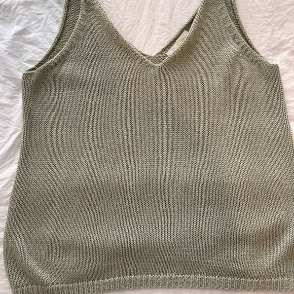 H&M Tops - Knit Tank Top